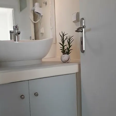 Xrysa S Apartment