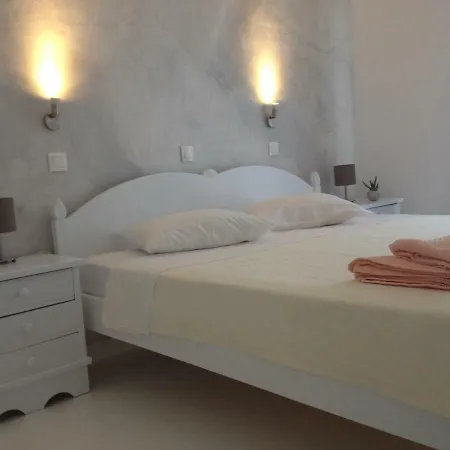 Xrysa S * Parikia (Paros)